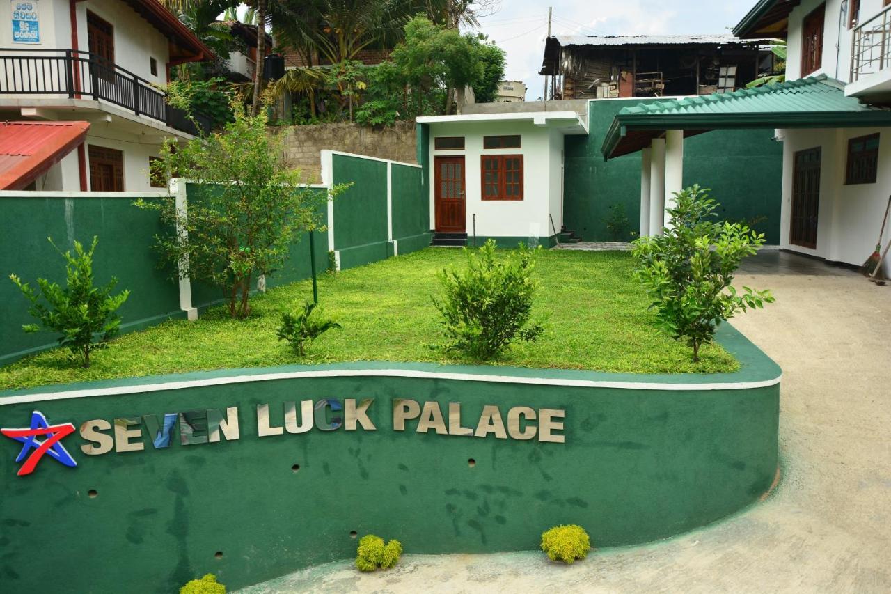 Seven Luck Palace Kandy Eksteriør billede